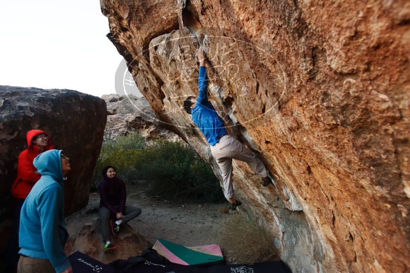Bouldering in Hueco Tanks on 12/15/2019 with Blue Lizard Climbing and Yoga
Filename: SRM_20191215_1758470.jpg
Aperture: f/4.0
Shutter Speed: 1/250
Body: Canon EOS-1D Mark II
Lens: Canon EF 16-35mm f/2.8 L