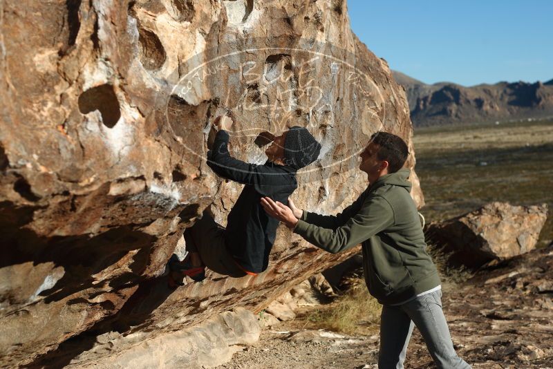 Bouldering in Hueco Tanks on 12/16/2019 with Blue Lizard Climbing and Yoga
Filename: SRM_20191216_1005390.jpg
Aperture: f/4.0
Shutter Speed: 1/800
Body: Canon EOS-1D Mark II
Lens: Canon EF 50mm f/1.8 II