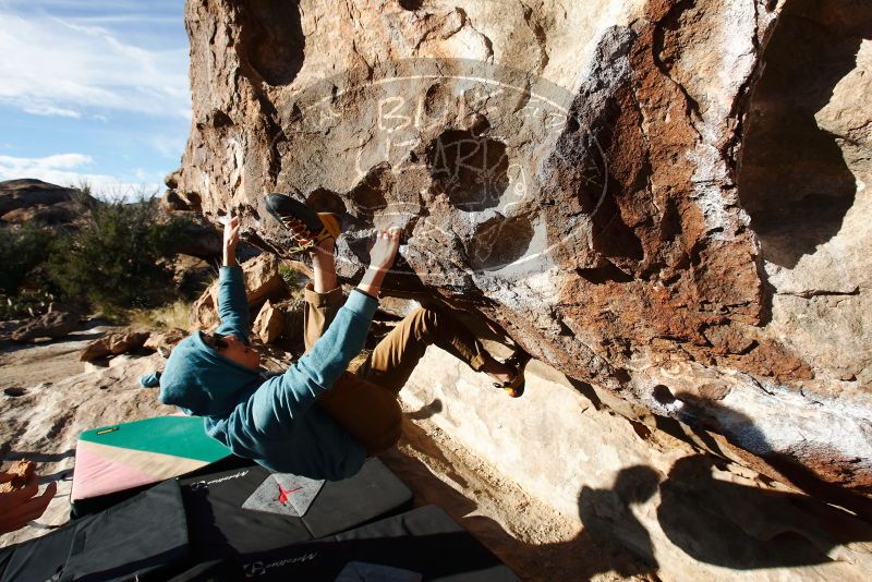 Bouldering in Hueco Tanks on 12/16/2019 with Blue Lizard Climbing and Yoga
Filename: SRM_20191216_1020210.jpg
Aperture: f/8.0
Shutter Speed: 1/400
Body: Canon EOS-1D Mark II
Lens: Canon EF 16-35mm f/2.8 L