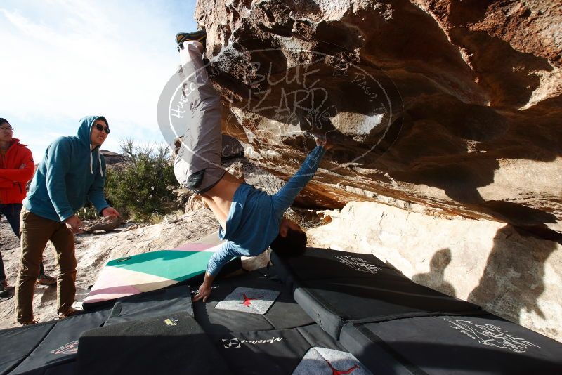 Bouldering in Hueco Tanks on 12/16/2019 with Blue Lizard Climbing and Yoga
Filename: SRM_20191216_1031020.jpg
Aperture: f/8.0
Shutter Speed: 1/250
Body: Canon EOS-1D Mark II
Lens: Canon EF 16-35mm f/2.8 L