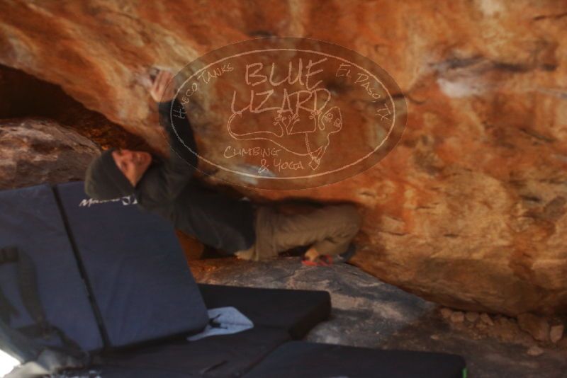 Bouldering in Hueco Tanks on 12/16/2019 with Blue Lizard Climbing and Yoga
Filename: SRM_20191216_1217010.jpg
Aperture: f/2.8
Shutter Speed: 1/250
Body: Canon EOS-1D Mark II
Lens: Canon EF 50mm f/1.8 II