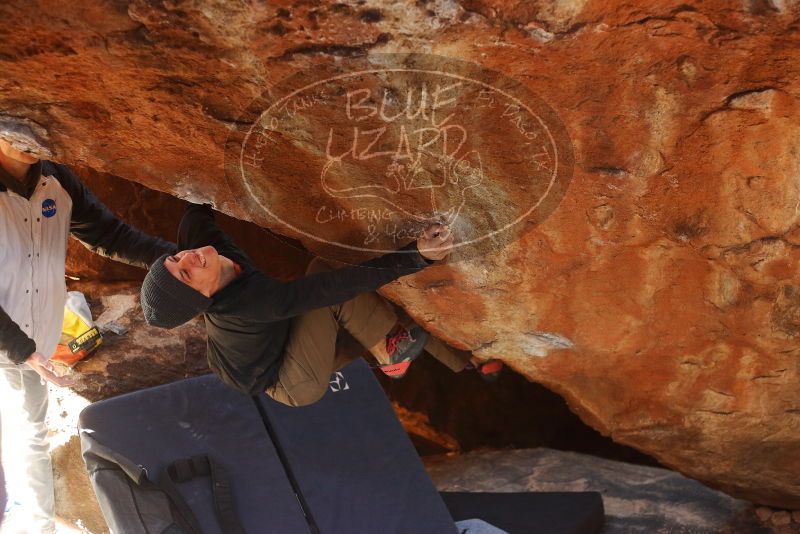 Bouldering in Hueco Tanks on 12/16/2019 with Blue Lizard Climbing and Yoga
Filename: SRM_20191216_1219360.jpg
Aperture: f/2.8
Shutter Speed: 1/250
Body: Canon EOS-1D Mark II
Lens: Canon EF 50mm f/1.8 II