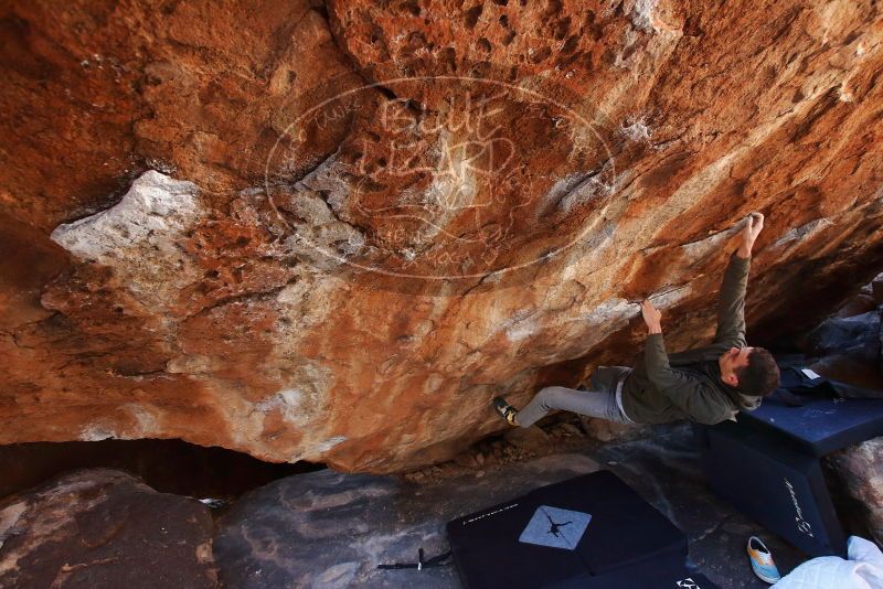Bouldering in Hueco Tanks on 12/16/2019 with Blue Lizard Climbing and Yoga
Filename: SRM_20191216_1249150.jpg
Aperture: f/4.0
Shutter Speed: 1/250
Body: Canon EOS-1D Mark II
Lens: Canon EF 16-35mm f/2.8 L