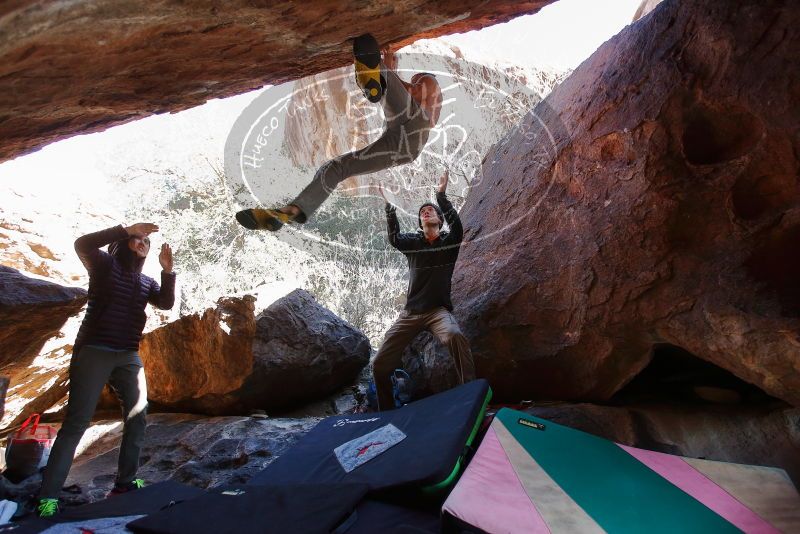 Bouldering in Hueco Tanks on 12/16/2019 with Blue Lizard Climbing and Yoga

Filename: SRM_20191216_1253380.jpg
Aperture: f/4.0
Shutter Speed: 1/250
Body: Canon EOS-1D Mark II
Lens: Canon EF 16-35mm f/2.8 L