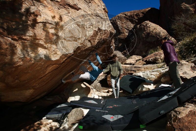 Bouldering in Hueco Tanks on 12/16/2019 with Blue Lizard Climbing and Yoga
Filename: SRM_20191216_1327010.jpg
Aperture: f/9.0
Shutter Speed: 1/250
Body: Canon EOS-1D Mark II
Lens: Canon EF 16-35mm f/2.8 L