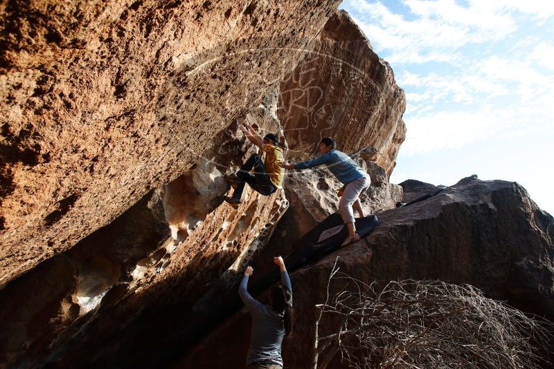 Bouldering in Hueco Tanks on 12/16/2019 with Blue Lizard Climbing and Yoga
Filename: SRM_20191216_1625370.jpg
Aperture: f/10.0
Shutter Speed: 1/250
Body: Canon EOS-1D Mark II
Lens: Canon EF 16-35mm f/2.8 L