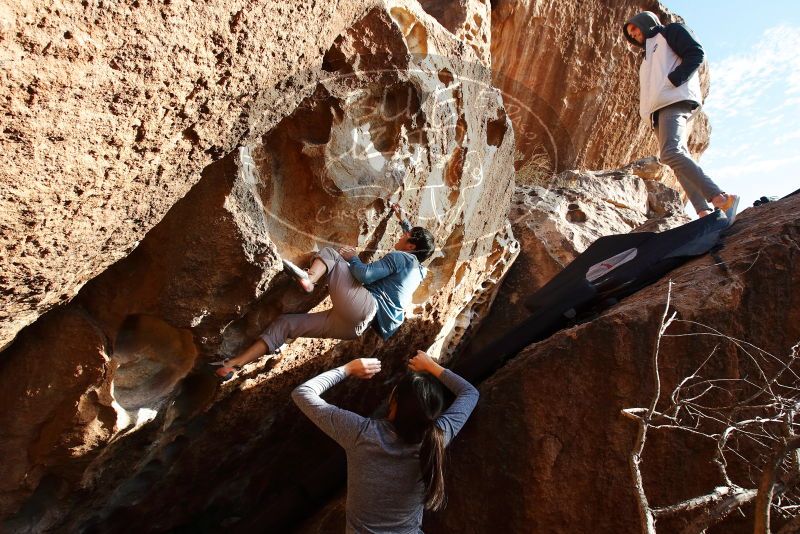 Bouldering in Hueco Tanks on 12/16/2019 with Blue Lizard Climbing and Yoga
Filename: SRM_20191216_1628160.jpg
Aperture: f/8.0
Shutter Speed: 1/250
Body: Canon EOS-1D Mark II
Lens: Canon EF 16-35mm f/2.8 L