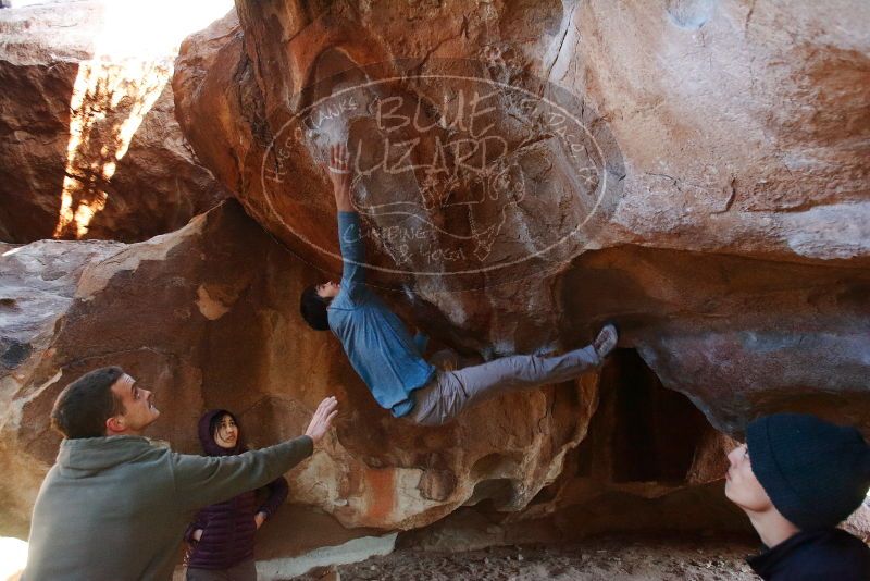 Bouldering in Hueco Tanks on 12/16/2019 with Blue Lizard Climbing and Yoga
Filename: SRM_20191216_1720410.jpg
Aperture: f/4.0
Shutter Speed: 1/250
Body: Canon EOS-1D Mark II
Lens: Canon EF 16-35mm f/2.8 L