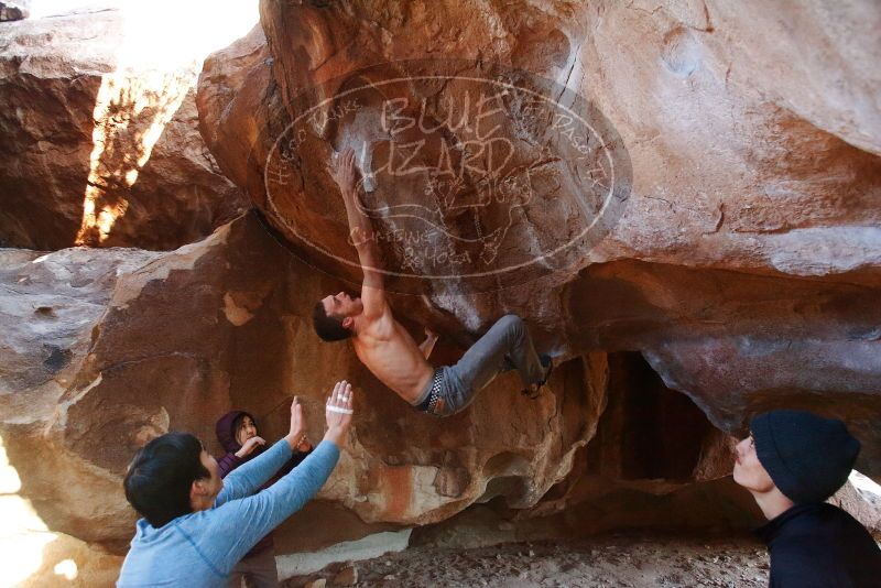 Bouldering in Hueco Tanks on 12/16/2019 with Blue Lizard Climbing and Yoga
Filename: SRM_20191216_1721180.jpg
Aperture: f/4.0
Shutter Speed: 1/250
Body: Canon EOS-1D Mark II
Lens: Canon EF 16-35mm f/2.8 L
