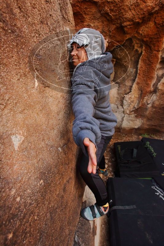 Bouldering in Hueco Tanks on 12/19/2019 with Blue Lizard Climbing and Yoga
Filename: SRM_20191219_1202100.jpg
Aperture: f/5.0
Shutter Speed: 1/200
Body: Canon EOS-1D Mark II
Lens: Canon EF 16-35mm f/2.8 L