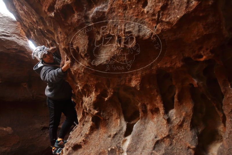 Bouldering in Hueco Tanks on 12/19/2019 with Blue Lizard Climbing and Yoga
Filename: SRM_20191219_1621200.jpg
Aperture: f/2.8
Shutter Speed: 1/100
Body: Canon EOS-1D Mark II
Lens: Canon EF 16-35mm f/2.8 L