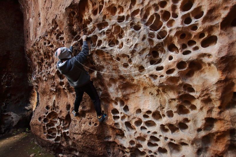Bouldering in Hueco Tanks on 12/19/2019 with Blue Lizard Climbing and Yoga
Filename: SRM_20191219_1637020.jpg
Aperture: f/3.2
Shutter Speed: 1/100
Body: Canon EOS-1D Mark II
Lens: Canon EF 16-35mm f/2.8 L