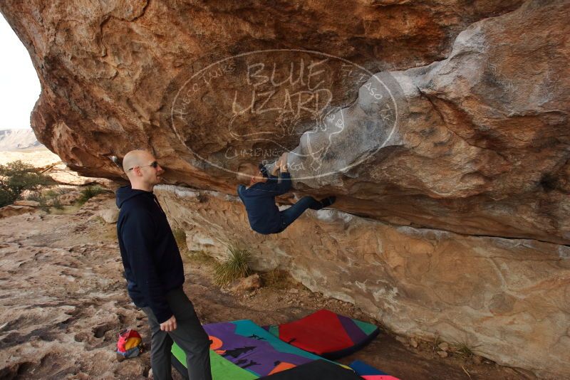 Bouldering in Hueco Tanks on 12/23/2019 with Blue Lizard Climbing and Yoga
Filename: SRM_20191223_0959290.jpg
Aperture: f/7.1
Shutter Speed: 1/250
Body: Canon EOS-1D Mark II
Lens: Canon EF 16-35mm f/2.8 L