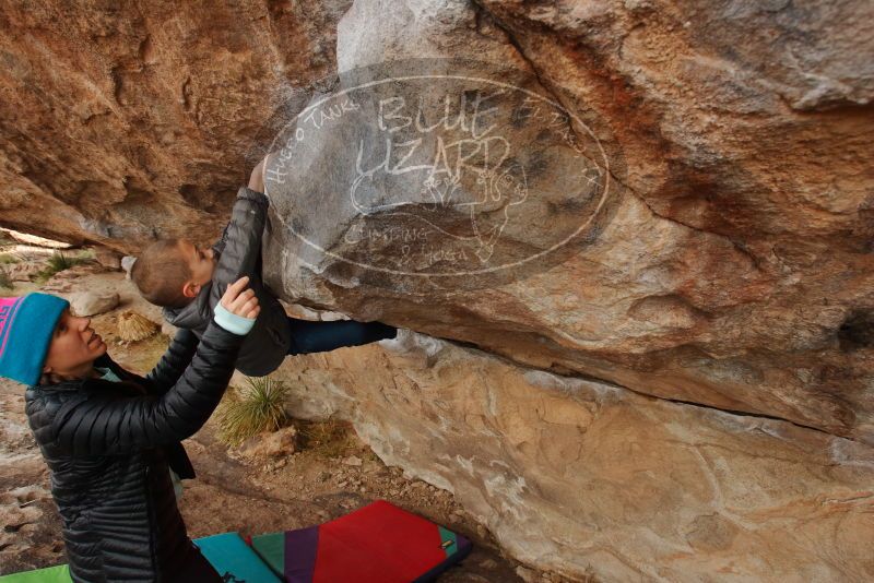 Bouldering in Hueco Tanks on 12/23/2019 with Blue Lizard Climbing and Yoga
Filename: SRM_20191223_1001560.jpg
Aperture: f/6.3
Shutter Speed: 1/250
Body: Canon EOS-1D Mark II
Lens: Canon EF 16-35mm f/2.8 L