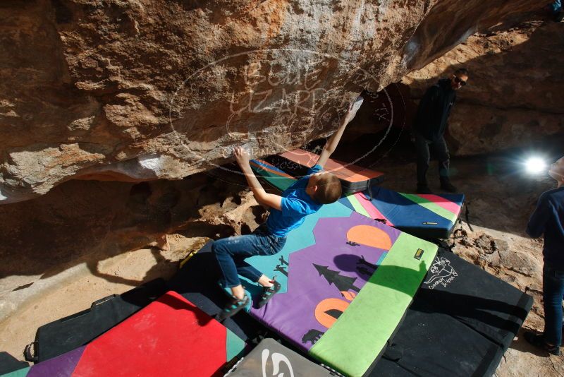 Bouldering in Hueco Tanks on 12/23/2019 with Blue Lizard Climbing and Yoga
Filename: SRM_20191223_1133210.jpg
Aperture: f/8.0
Shutter Speed: 1/250
Body: Canon EOS-1D Mark II
Lens: Canon EF 16-35mm f/2.8 L
