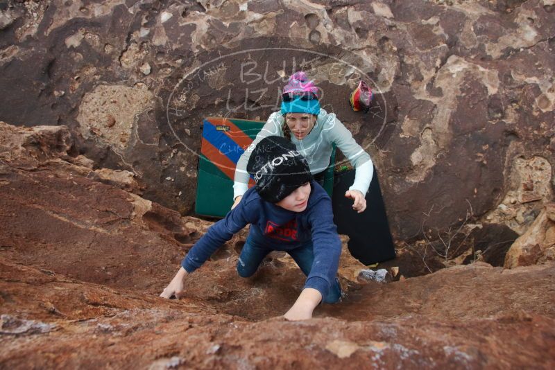 Bouldering in Hueco Tanks on 12/23/2019 with Blue Lizard Climbing and Yoga
Filename: SRM_20191223_1447330.jpg
Aperture: f/7.1
Shutter Speed: 1/250
Body: Canon EOS-1D Mark II
Lens: Canon EF 16-35mm f/2.8 L