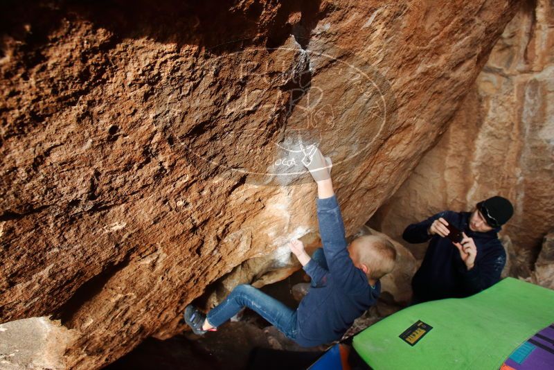 Bouldering in Hueco Tanks on 12/23/2019 with Blue Lizard Climbing and Yoga
Filename: SRM_20191223_1525570.jpg
Aperture: f/5.0
Shutter Speed: 1/250
Body: Canon EOS-1D Mark II
Lens: Canon EF 16-35mm f/2.8 L