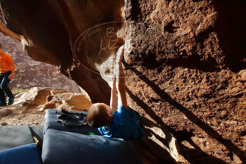 Bouldering in Hueco Tanks on 12/23/2019 with Blue Lizard Climbing and Yoga
Filename: SRM_20191223_1550020.jpg
Aperture: f/6.3
Shutter Speed: 1/250
Body: Canon EOS-1D Mark II
Lens: Canon EF 16-35mm f/2.8 L
