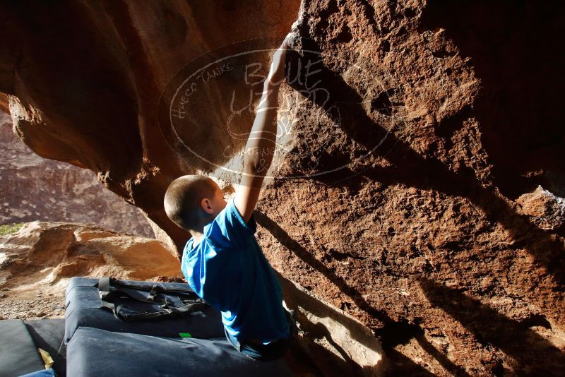 Bouldering in Hueco Tanks on 12/23/2019 with Blue Lizard Climbing and Yoga
Filename: SRM_20191223_1550041.jpg
Aperture: f/6.3
Shutter Speed: 1/250
Body: Canon EOS-1D Mark II
Lens: Canon EF 16-35mm f/2.8 L