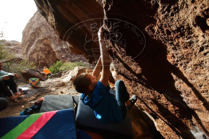 Bouldering in Hueco Tanks on 12/23/2019 with Blue Lizard Climbing and Yoga
Filename: SRM_20191223_1550130.jpg
Aperture: f/6.3
Shutter Speed: 1/250
Body: Canon EOS-1D Mark II
Lens: Canon EF 16-35mm f/2.8 L