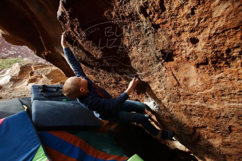 Bouldering in Hueco Tanks on 12/23/2019 with Blue Lizard Climbing and Yoga
Filename: SRM_20191223_1552241.jpg
Aperture: f/4.5
Shutter Speed: 1/250
Body: Canon EOS-1D Mark II
Lens: Canon EF 16-35mm f/2.8 L