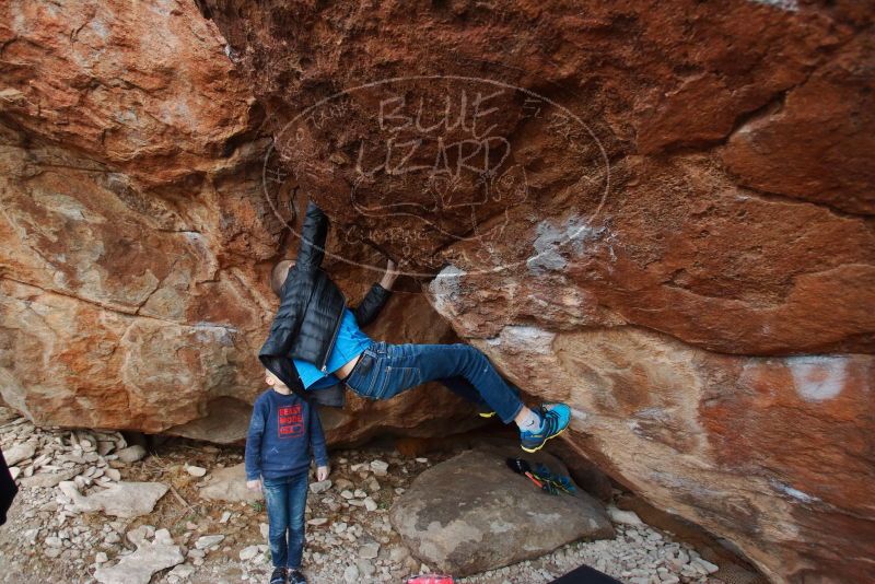 Bouldering in Hueco Tanks on 12/23/2019 with Blue Lizard Climbing and Yoga
Filename: SRM_20191223_1736180.jpg
Aperture: f/3.5
Shutter Speed: 1/250
Body: Canon EOS-1D Mark II
Lens: Canon EF 16-35mm f/2.8 L