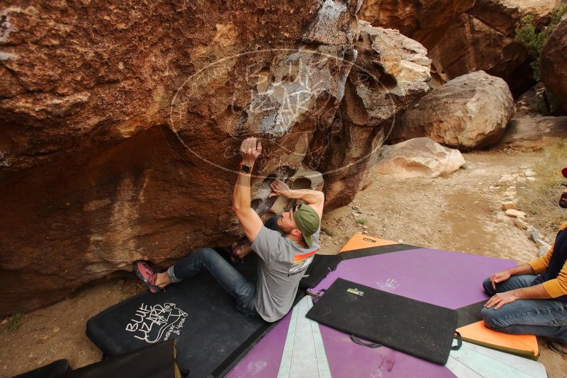 Bouldering in Hueco Tanks on 12/24/2019 with Blue Lizard Climbing and Yoga
Filename: SRM_20191224_1127130.jpg
Aperture: f/4.5
Shutter Speed: 1/250
Body: Canon EOS-1D Mark II
Lens: Canon EF 16-35mm f/2.8 L