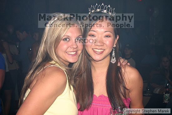 

Filename: img_4936_std.jpg
Aperture: f/5.6
Shutter Speed: 1/80
Body: Canon EOS DIGITAL REBEL
Lens: Canon EF-S 18-55mm f/3.5-5.6