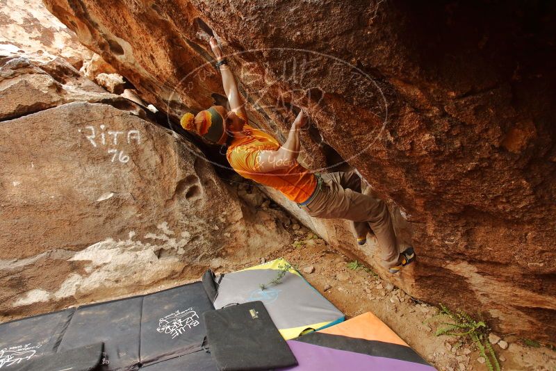 Bouldering in Hueco Tanks on 12/24/2019 with Blue Lizard Climbing and Yoga
Filename: SRM_20191224_1141130.jpg
Aperture: f/4.5
Shutter Speed: 1/250
Body: Canon EOS-1D Mark II
Lens: Canon EF 16-35mm f/2.8 L