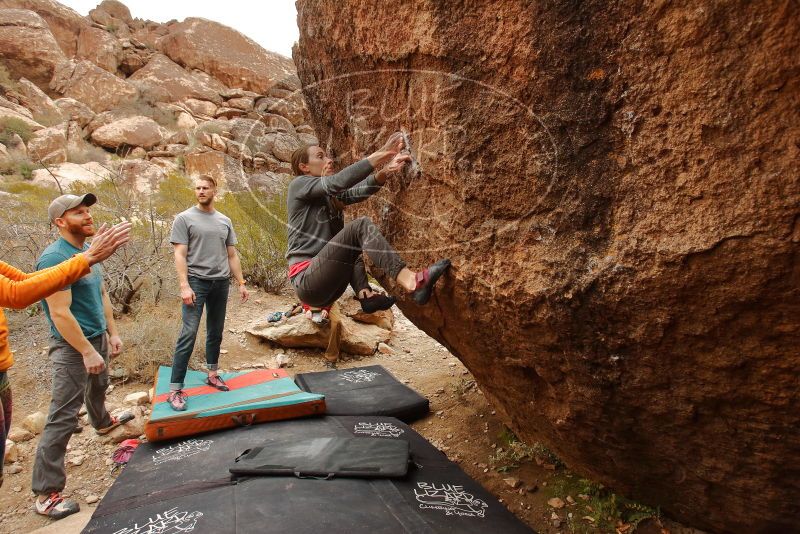 Bouldering in Hueco Tanks on 12/24/2019 with Blue Lizard Climbing and Yoga
Filename: SRM_20191224_1205350.jpg
Aperture: f/5.6
Shutter Speed: 1/320
Body: Canon EOS-1D Mark II
Lens: Canon EF 16-35mm f/2.8 L