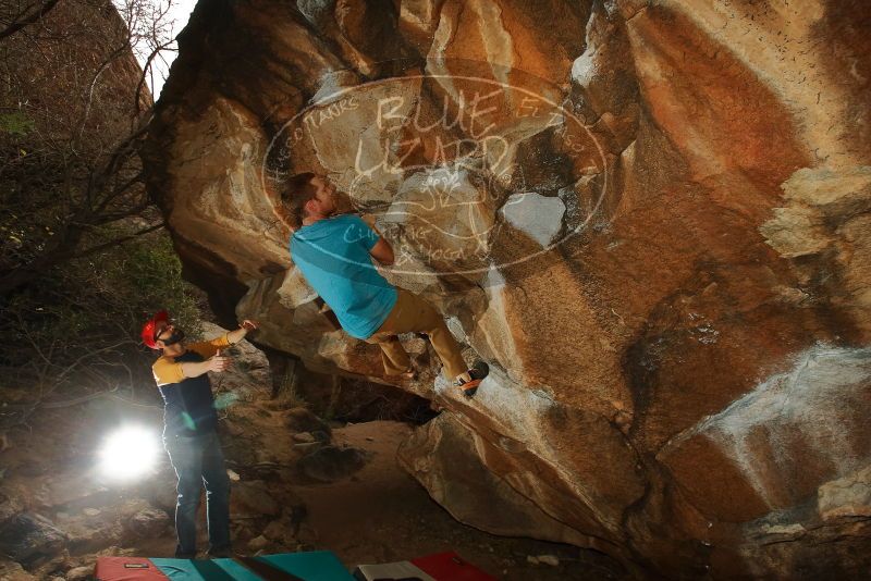 Bouldering in Hueco Tanks on 12/24/2019 with Blue Lizard Climbing and Yoga
Filename: SRM_20191224_1317540.jpg
Aperture: f/8.0
Shutter Speed: 1/250
Body: Canon EOS-1D Mark II
Lens: Canon EF 16-35mm f/2.8 L