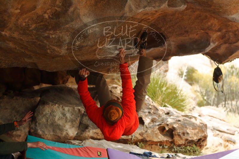 Bouldering in Hueco Tanks on 12/24/2019 with Blue Lizard Climbing and Yoga
Filename: SRM_20191224_1622270.jpg
Aperture: f/3.5
Shutter Speed: 1/250
Body: Canon EOS-1D Mark II
Lens: Canon EF 50mm f/1.8 II