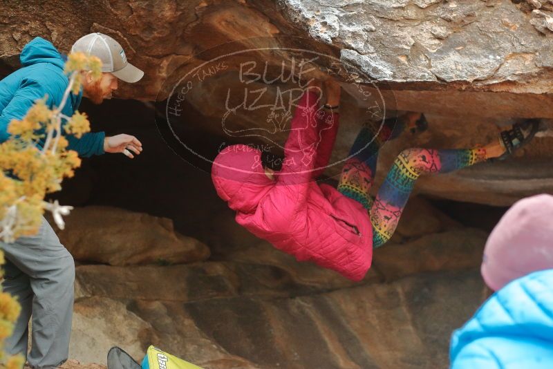 Bouldering in Hueco Tanks on 12/24/2019 with Blue Lizard Climbing and Yoga
Filename: SRM_20191224_1639390.jpg
Aperture: f/3.2
Shutter Speed: 1/250
Body: Canon EOS-1D Mark II
Lens: Canon EF 50mm f/1.8 II
