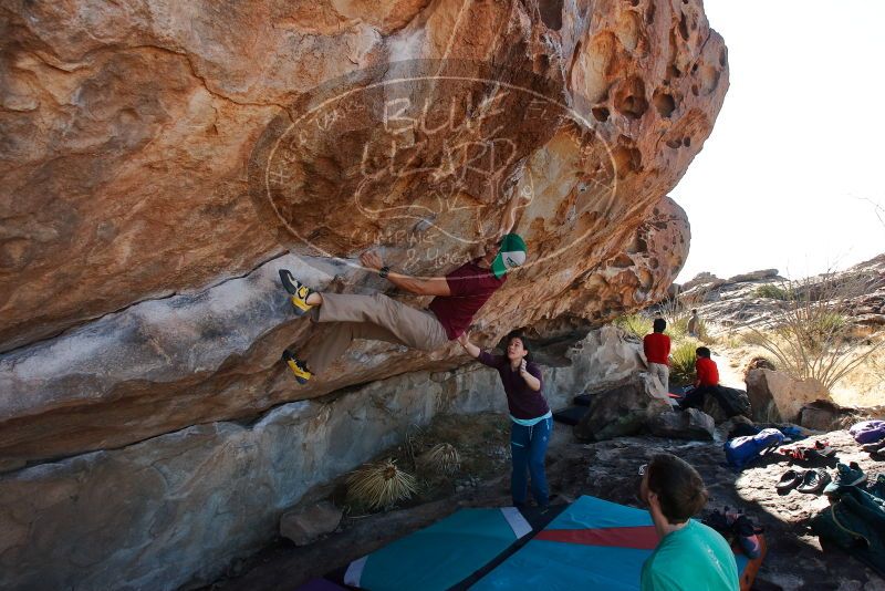 Bouldering in Hueco Tanks on 12/26/2019 with Blue Lizard Climbing and Yoga
Filename: SRM_20191226_1140100.jpg
Aperture: f/8.0
Shutter Speed: 1/320
Body: Canon EOS-1D Mark II
Lens: Canon EF 16-35mm f/2.8 L