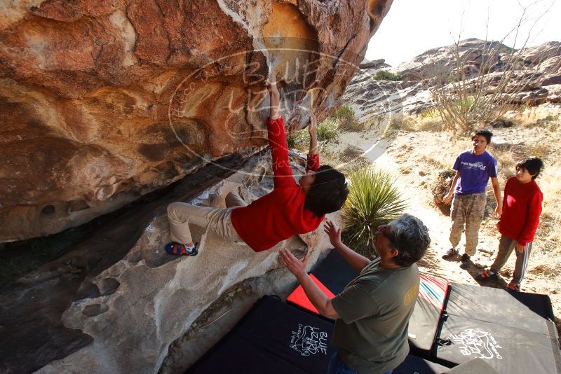Bouldering in Hueco Tanks on 12/26/2019 with Blue Lizard Climbing and Yoga
Filename: SRM_20191226_1144440.jpg
Aperture: f/7.1
Shutter Speed: 1/320
Body: Canon EOS-1D Mark II
Lens: Canon EF 16-35mm f/2.8 L