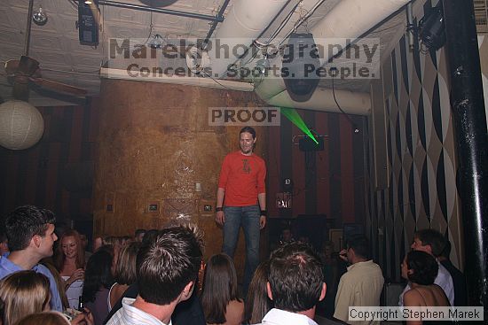 

Filename: img_4964_std.jpg
Aperture: f/6.3
Shutter Speed: 1/80
Body: Canon EOS DIGITAL REBEL
Lens: Canon EF-S 18-55mm f/3.5-5.6