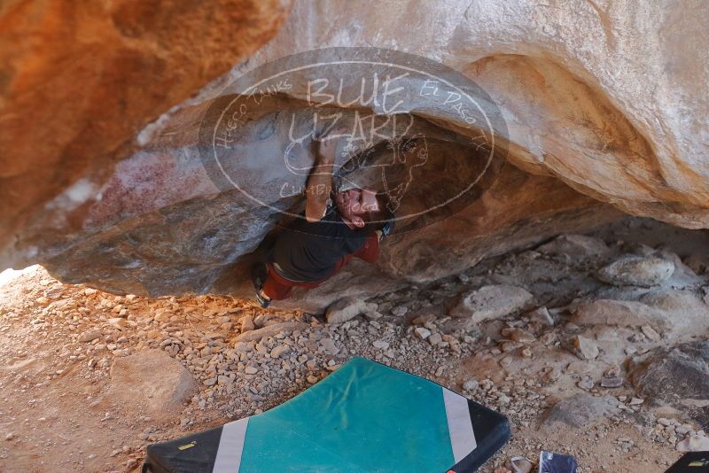 Bouldering in Hueco Tanks on 12/26/2019 with Blue Lizard Climbing and Yoga
Filename: SRM_20191226_1421430.jpg
Aperture: f/2.8
Shutter Speed: 1/250
Body: Canon EOS-1D Mark II
Lens: Canon EF 50mm f/1.8 II