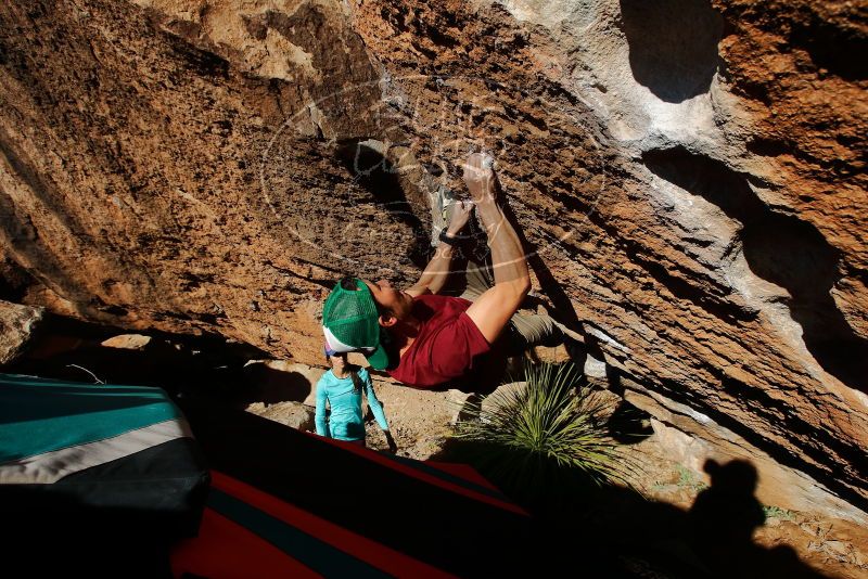 Bouldering in Hueco Tanks on 12/26/2019 with Blue Lizard Climbing and Yoga
Filename: SRM_20191226_1509490.jpg
Aperture: f/6.3
Shutter Speed: 1/500
Body: Canon EOS-1D Mark II
Lens: Canon EF 16-35mm f/2.8 L