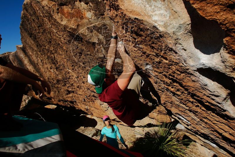 Bouldering in Hueco Tanks on 12/26/2019 with Blue Lizard Climbing and Yoga
Filename: SRM_20191226_1509560.jpg
Aperture: f/7.1
Shutter Speed: 1/500
Body: Canon EOS-1D Mark II
Lens: Canon EF 16-35mm f/2.8 L