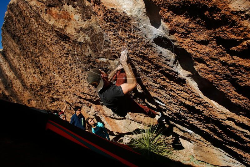 Bouldering in Hueco Tanks on 12/26/2019 with Blue Lizard Climbing and Yoga
Filename: SRM_20191226_1513230.jpg
Aperture: f/7.1
Shutter Speed: 1/500
Body: Canon EOS-1D Mark II
Lens: Canon EF 16-35mm f/2.8 L