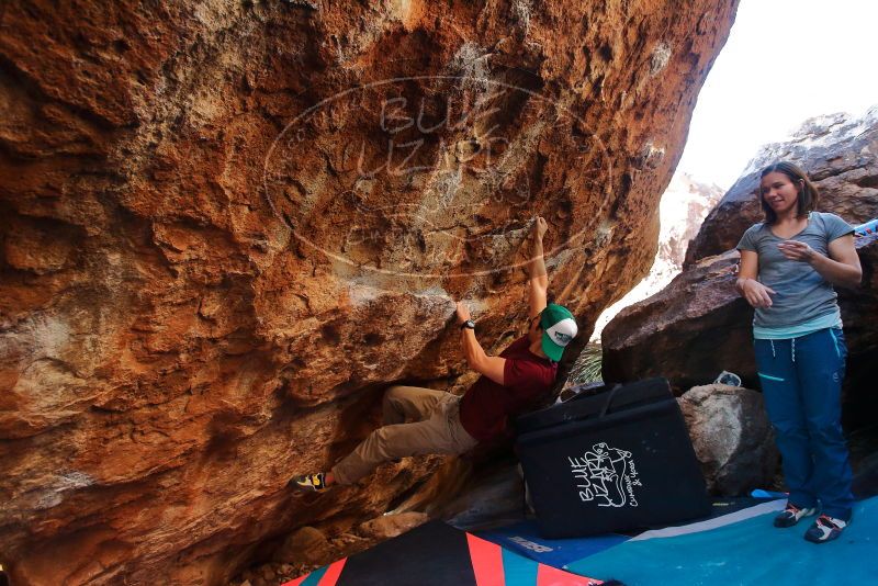Bouldering in Hueco Tanks on 12/26/2019 with Blue Lizard Climbing and Yoga

Filename: SRM_20191226_1627580.jpg
Aperture: f/4.0
Shutter Speed: 1/250
Body: Canon EOS-1D Mark II
Lens: Canon EF 16-35mm f/2.8 L