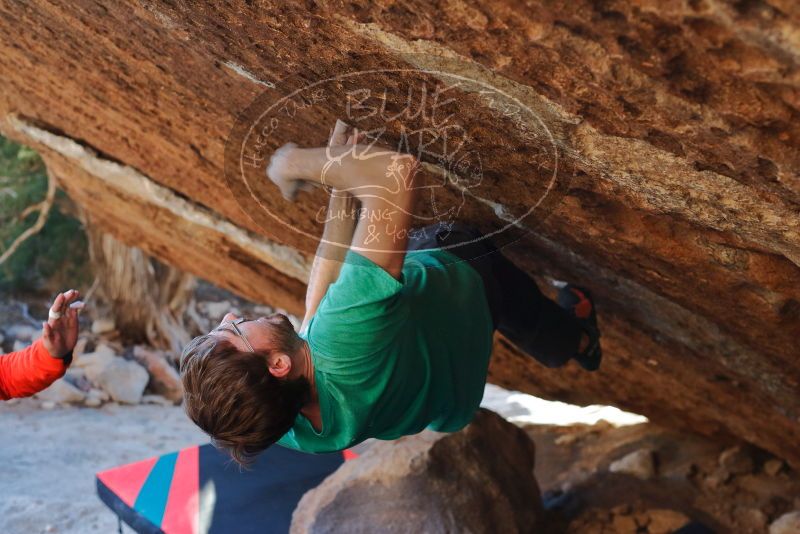 Bouldering in Hueco Tanks on 12/26/2019 with Blue Lizard Climbing and Yoga
Filename: SRM_20191226_1725400.jpg
Aperture: f/4.5
Shutter Speed: 1/320
Body: Canon EOS-1D Mark II
Lens: Canon EF 50mm f/1.8 II