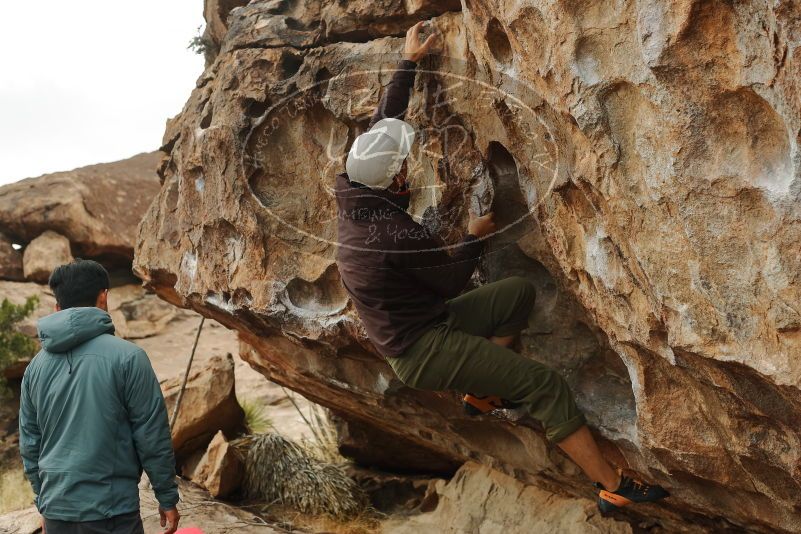 Bouldering in Hueco Tanks on 12/28/2019 with Blue Lizard Climbing and Yoga
Filename: SRM_20191228_1106060.jpg
Aperture: f/4.0
Shutter Speed: 1/250
Body: Canon EOS-1D Mark II
Lens: Canon EF 50mm f/1.8 II