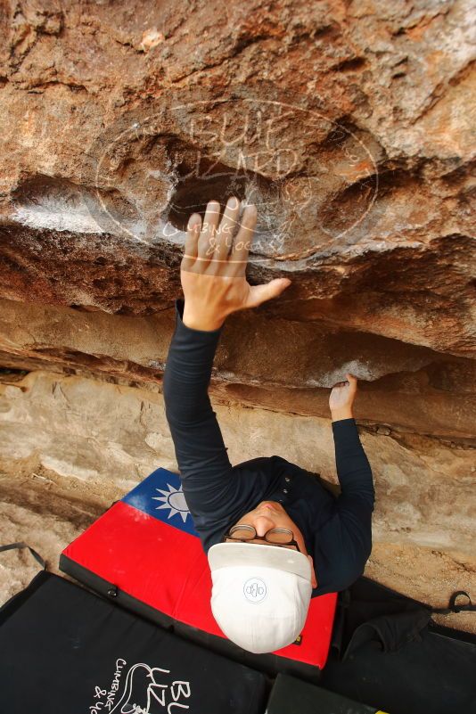 Bouldering in Hueco Tanks on 12/28/2019 with Blue Lizard Climbing and Yoga
Filename: SRM_20191228_1113420.jpg
Aperture: f/5.6
Shutter Speed: 1/400
Body: Canon EOS-1D Mark II
Lens: Canon EF 16-35mm f/2.8 L