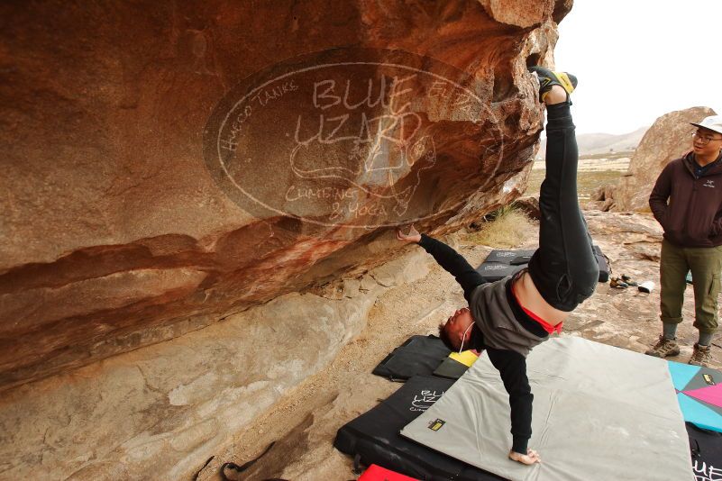 Bouldering in Hueco Tanks on 12/28/2019 with Blue Lizard Climbing and Yoga
Filename: SRM_20191228_1150380.jpg
Aperture: f/5.6
Shutter Speed: 1/250
Body: Canon EOS-1D Mark II
Lens: Canon EF 16-35mm f/2.8 L