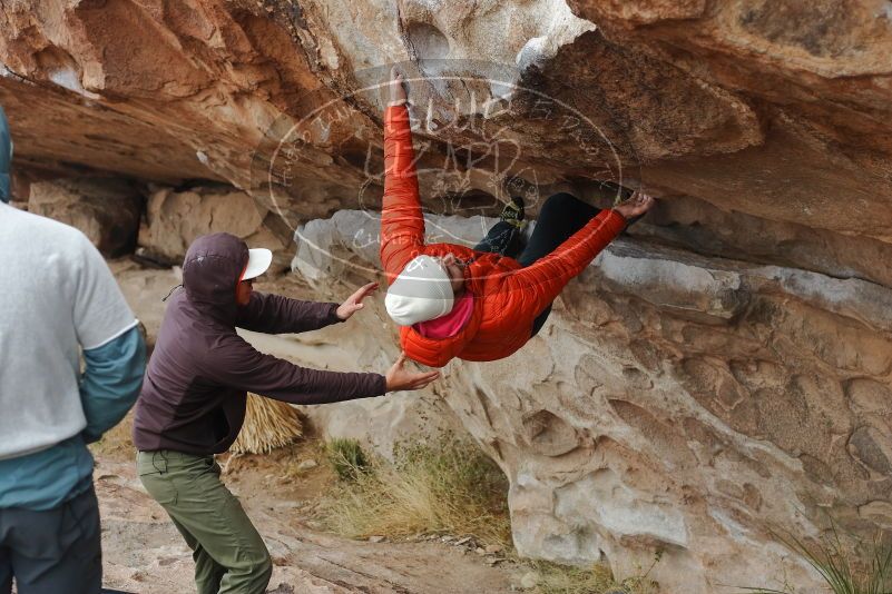 Bouldering in Hueco Tanks on 12/28/2019 with Blue Lizard Climbing and Yoga
Filename: SRM_20191228_1327410.jpg
Aperture: f/4.0
Shutter Speed: 1/400
Body: Canon EOS-1D Mark II
Lens: Canon EF 50mm f/1.8 II