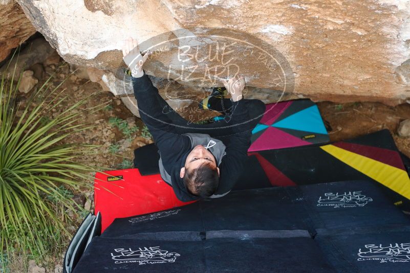 Bouldering in Hueco Tanks on 12/28/2019 with Blue Lizard Climbing and Yoga
Filename: SRM_20191228_1642070.jpg
Aperture: f/4.0
Shutter Speed: 1/250
Body: Canon EOS-1D Mark II
Lens: Canon EF 50mm f/1.8 II