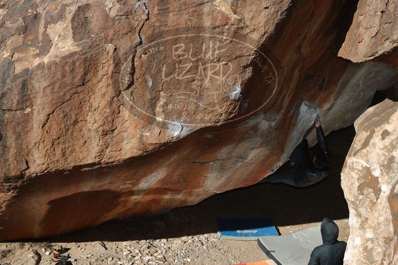 Bouldering in Hueco Tanks on 12/29/2019 with Blue Lizard Climbing and Yoga
Filename: SRM_20191229_1206240.jpg
Aperture: f/5.6
Shutter Speed: 1/250
Body: Canon EOS-1D Mark II
Lens: Canon EF 50mm f/1.8 II