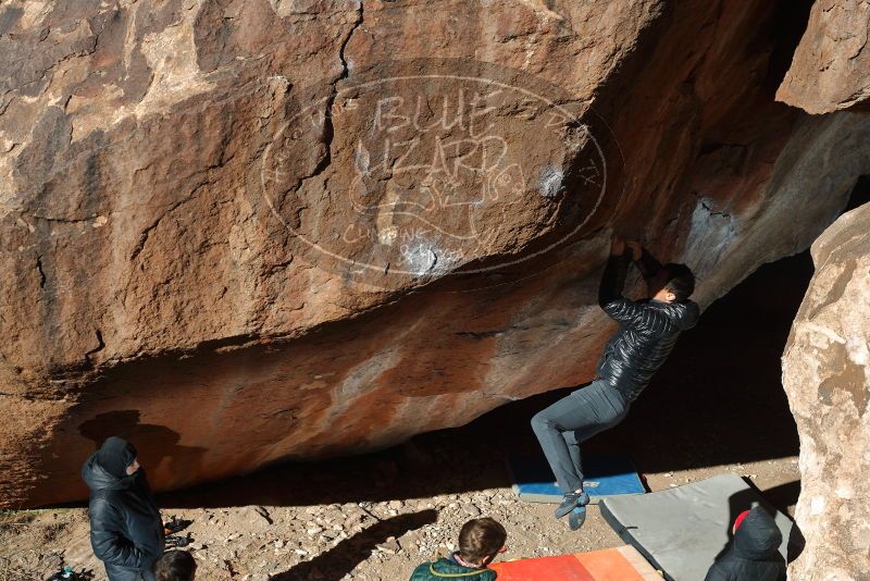 Bouldering in Hueco Tanks on 12/29/2019 with Blue Lizard Climbing and Yoga
Filename: SRM_20191229_1206400.jpg
Aperture: f/5.6
Shutter Speed: 1/250
Body: Canon EOS-1D Mark II
Lens: Canon EF 50mm f/1.8 II