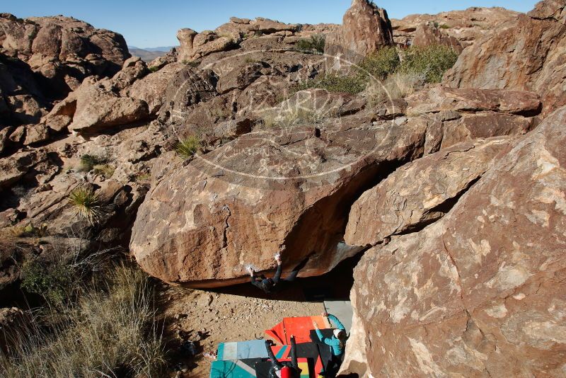 Bouldering in Hueco Tanks on 12/29/2019 with Blue Lizard Climbing and Yoga
Filename: SRM_20191229_1227500.jpg
Aperture: f/8.0
Shutter Speed: 1/250
Body: Canon EOS-1D Mark II
Lens: Canon EF 16-35mm f/2.8 L